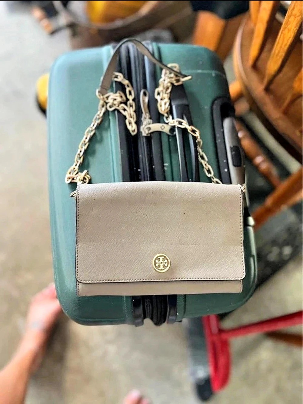 Tory Burch Robinson Chain Wallet Gray Crossbody Bag